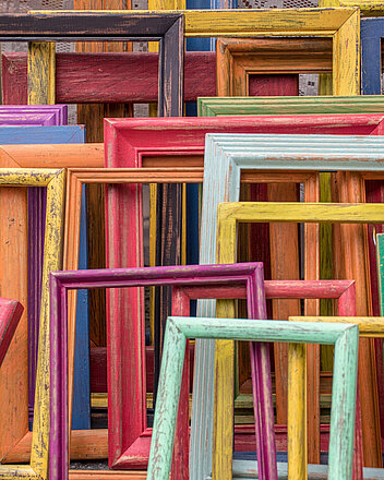 Bild: Bilderrahmen in den verschiedensten Farben