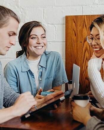 Bild: Programm der Ulmer Volkshochschule zum Thema „Berufliche Entwicklung“