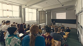 Bild: Vorlesung im kleinen Hörsaal